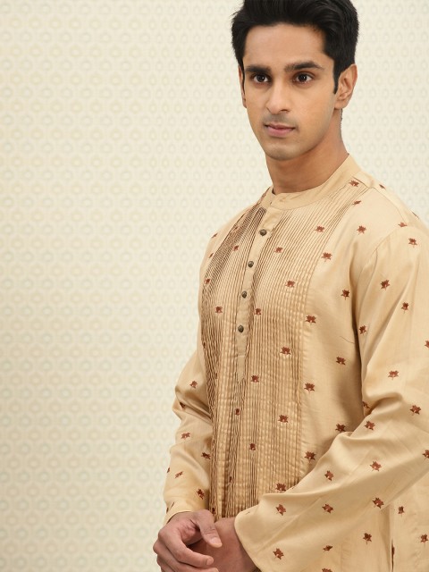 

House of Pataudi Men Beige Embroidered Straight Kurta