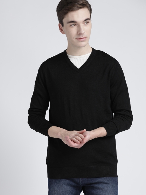 

GAP Men's V-Neck Sweater in Merino Wool, Black