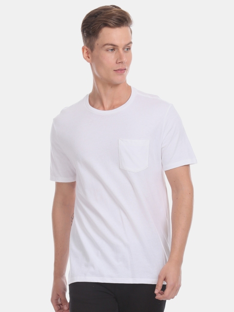 

GAP Men White Solid Round Neck T-shirt