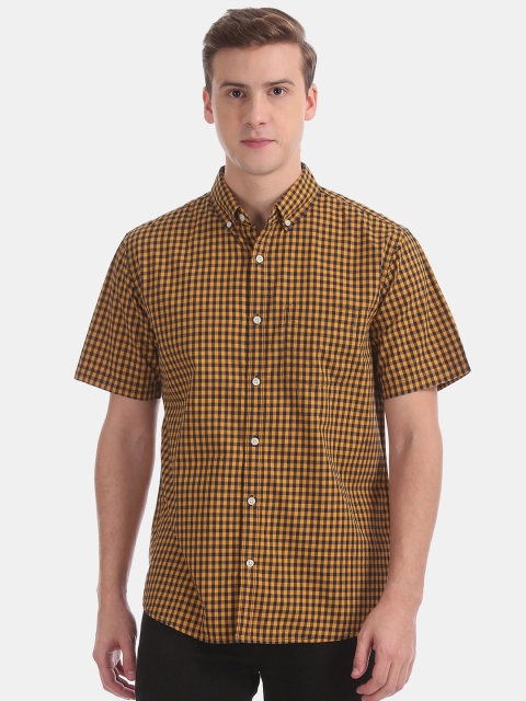 

GAP Men Yellow & Navy Blue Regular Fit Checked Casual Shirt