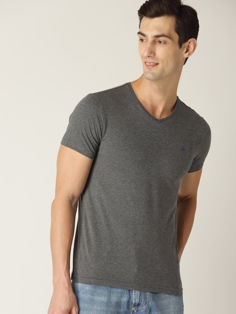 

United Colors of Benetton Men Charcoal Grey Solid V-Neck T-shirt
