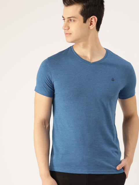 

United Colors of Benetton Men Blue Solid V-Neck T-shirt