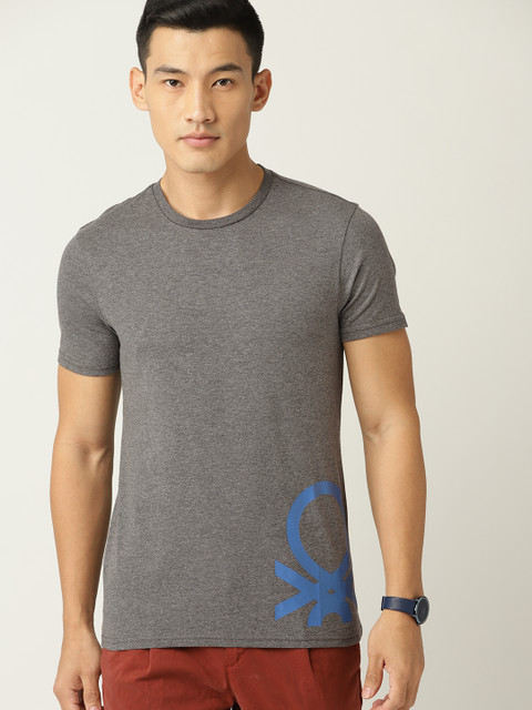 

United Colors of Benetton Men Charcoal Grey Solid Round Neck T-shirt