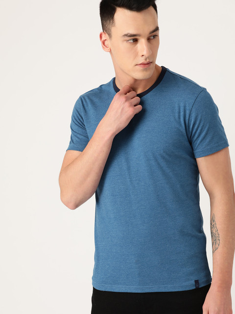

United Colors of Benetton Men Blue Solid Round Neck T-shirt