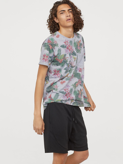 

H&M Men Black Solid Mesh Shorts