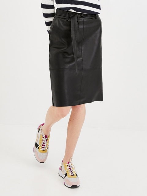 

promod Women Black Solid Straight Skirt