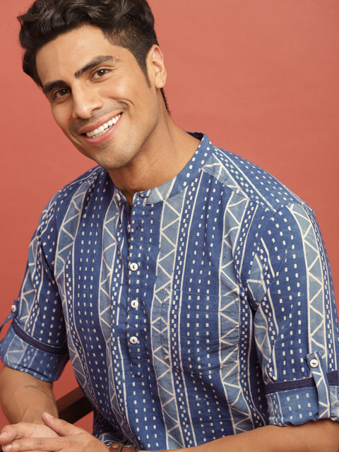 

Taavi Men Blue & White Indigo Hand Block Printed Sustainable Straight Kurta with Roll-Up Sleeves