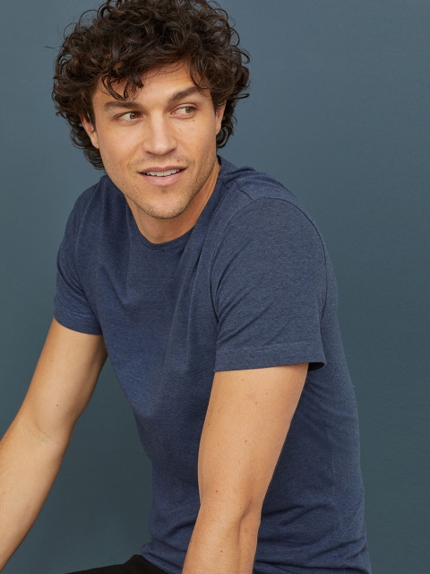 

H&M Men Blue Solid Round-Neck T-shirt Slim Fit