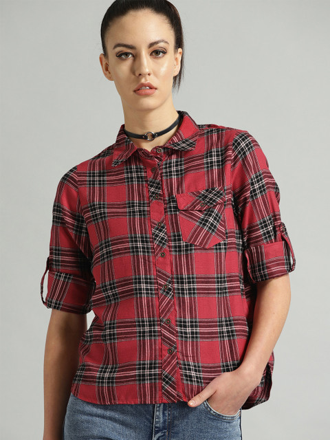 

Roadster Women Red & Black Regular Fit Checked Casual Shirt
