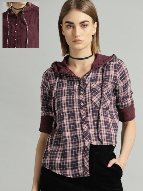 

Roadster Women Burgundy & Navy Blue Regular Fit Checked Hooded Reversible Casual Shirt