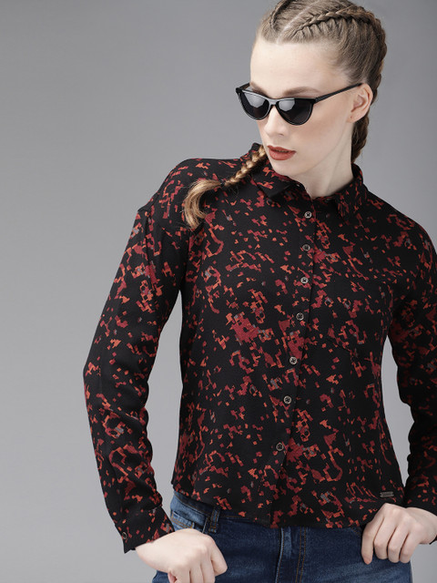 

Roadster Women Black & Red Regular Fit Printed Casual Shirt