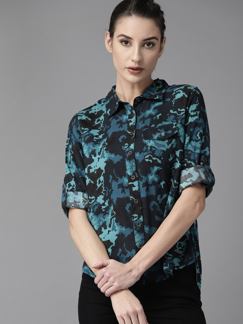 

The Roadster Lifestyle Co Women Black & Teal Blue Regular Fit Camouflage Print Casual Shirt