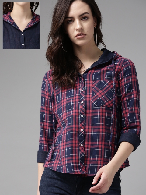 

Roadster Women Pink & Navy Blue Regular Fit Reversible Checked Casual Shirt