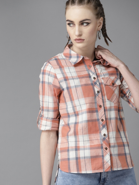 

The Roadster Lifestyle Co Women Peach-Coloured & Off-White Regular Fit Checked Casual Shirt