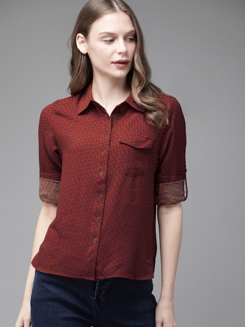 

Roadster Women Maroon & Navy Blue Regular Fit Printed Casual Shirt