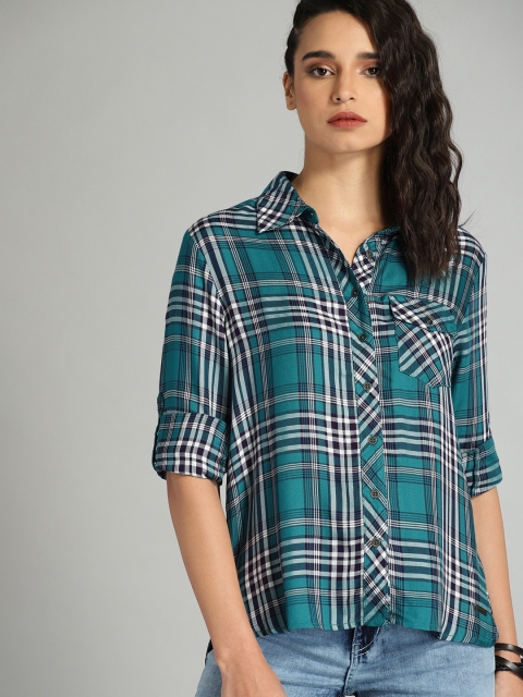 

The Roadster Lifestyle Co Women Teal Blue & White Regular Fit Checked Casual Shirt