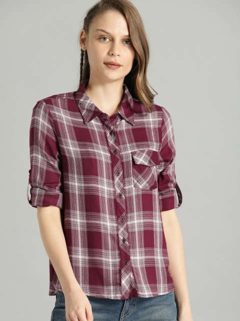 

The Roadster Lifestyle Co Women Maroon & Off-White Regular Fit Checked Casual Shirt