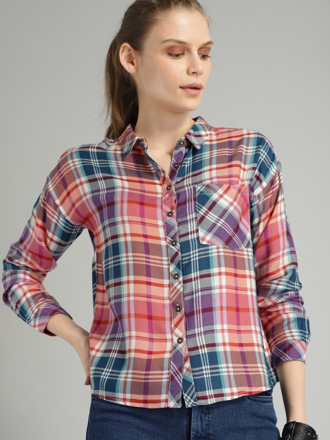 

The Roadster Lifestyle Co Women Pink & White Regular Fit Checked Casual Shirt