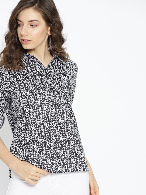 

Roadster Women White & Black Regular Fit Printed Casual Shirt