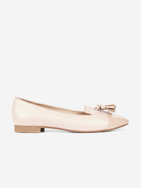 

DOROTHY PERKINS Women Peach-Coloured Wide Fit Tasselled Ballerinas