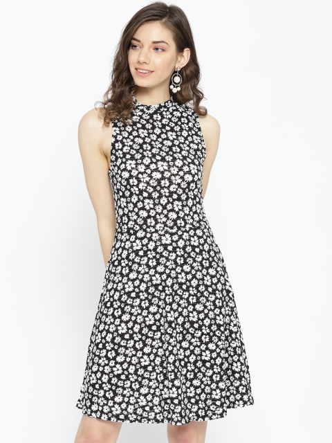 

DOROTHY PERKINS Women Black & White Floral Printed Fit & Flare Dress