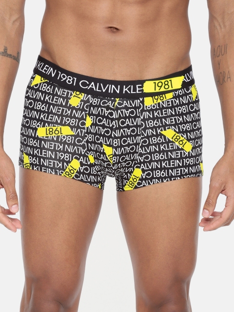 

Calvin Klein Underwear Men Black & White Printed Trunks NB20537ZP