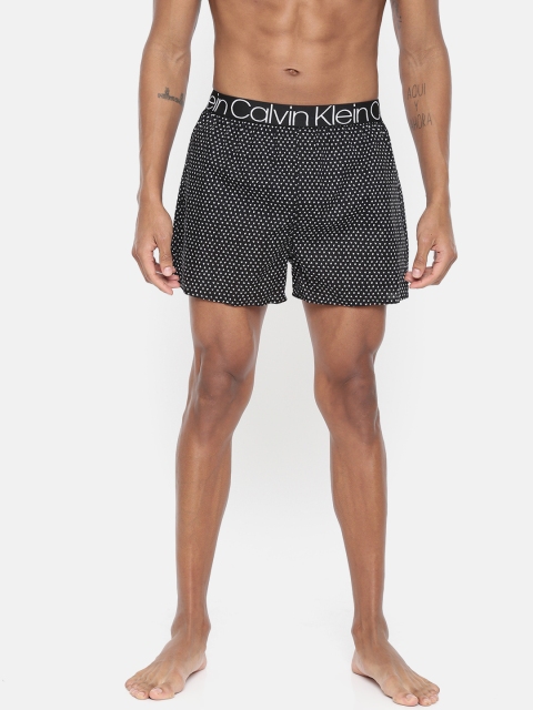 

Calvin Klein Underwear Men Black & White Printed Boxers NB20999ZJ