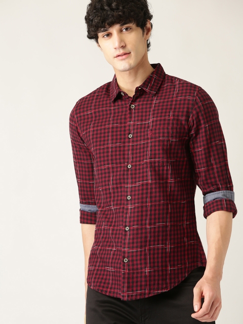 

United Colors of Benetton Men Maroon & Black Slim Fit Checked Casual Shirt