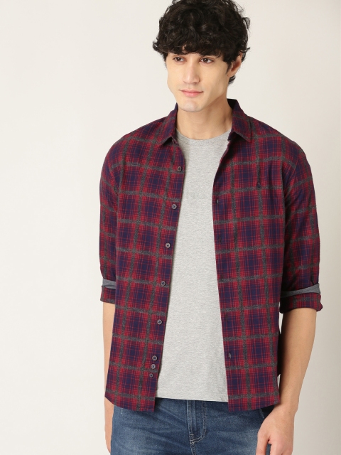 

United Colors of Benetton Men Red & Navy Blue Slim Fit Checked Casual Shirt