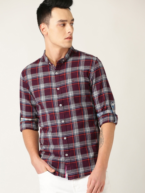 

United Colors of Benetton Men Burgundy & Off-White Slim Fit Checked Casual Shirt