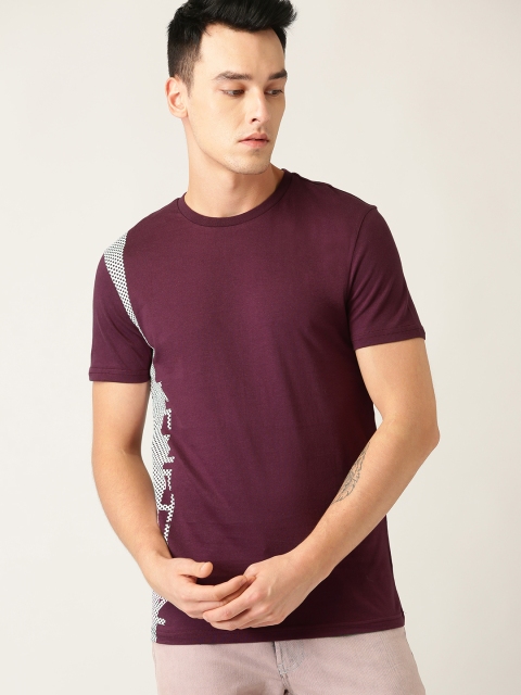 

United Colors of Benetton Men Burgundy & White Placement Print Round Neck T-shirt
