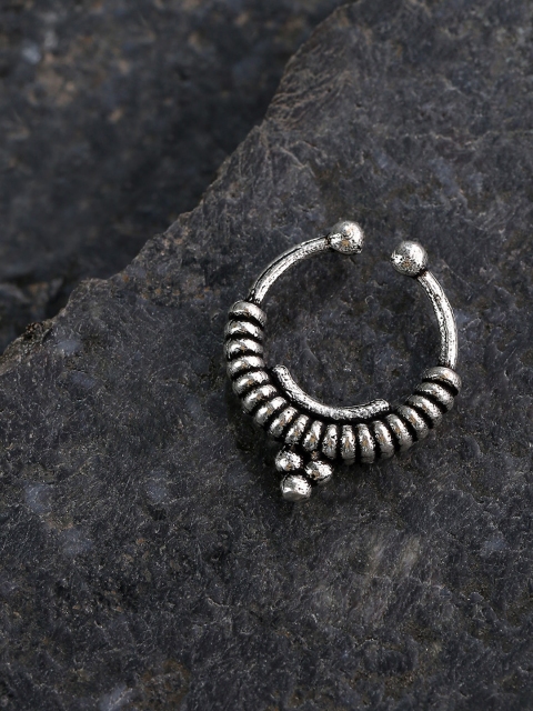 

Priyaasi Oxidized Silver-Plated Clip-On Septum Nose Ring