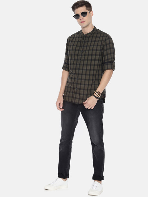 

Roadster Men Olive Green & Brown Regular Fit Checked Casual Shirt