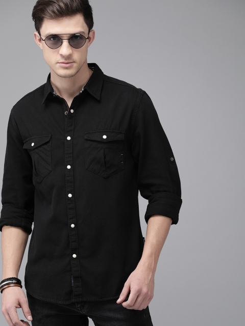 

The Roadster Lifestyle Co Men Black Regular Fit Solid Casual Shirt