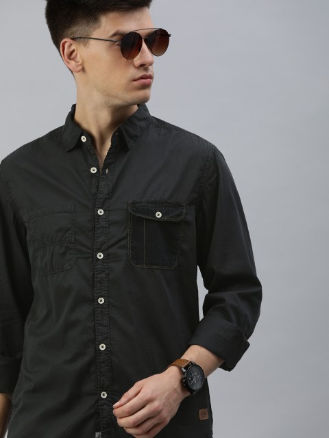 

Roadster Men Black Regular Fit Solid Casual Shirt
