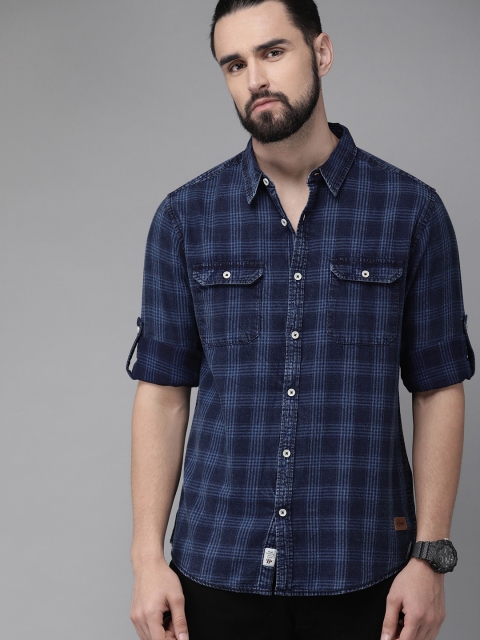 

The Roadster Lifestyle Co Men Navy Blue Regular Fit Checked Casual Shirt