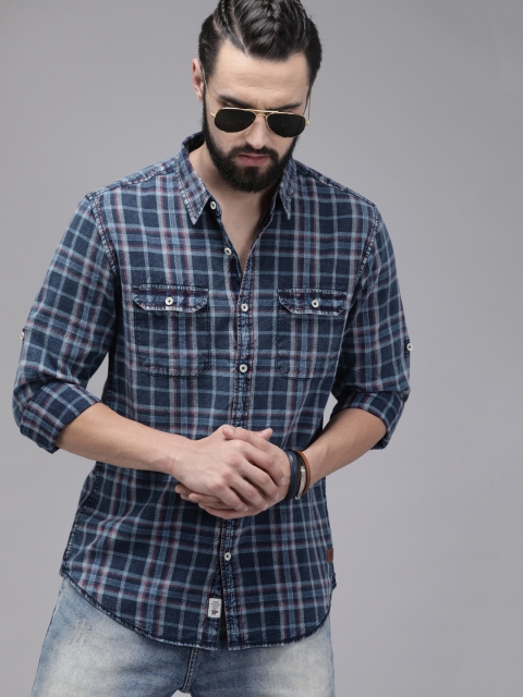 

Roadster Men Blue Regular Fit Checked Chambray Casual Shirt