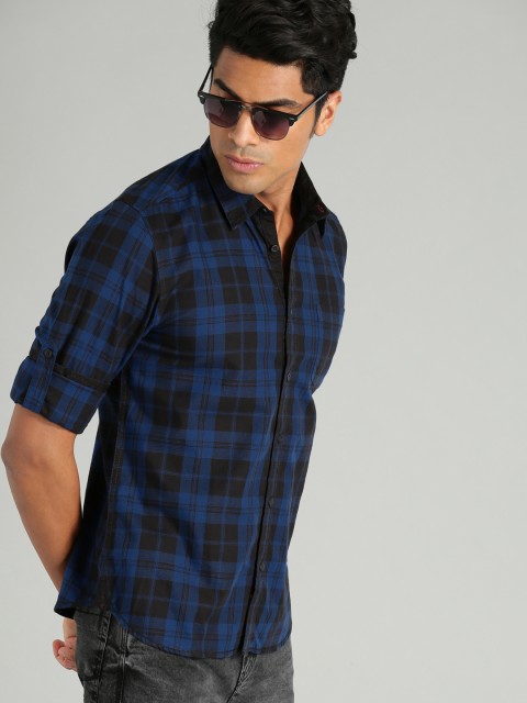 

Roadster Men Navy Blue & Black Regular Fit Checked Casual Shirt
