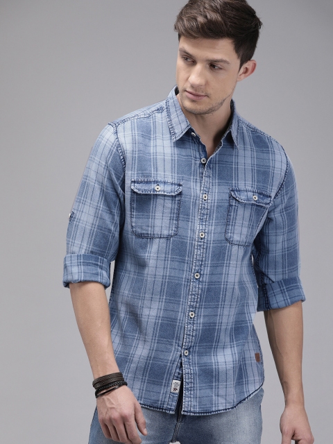 

Roadster Men Blue Regular Fit Checked Casual Shirt