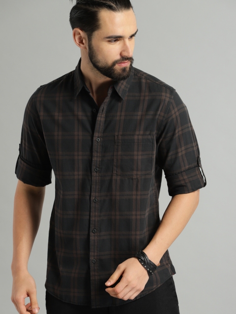 

Roadster Men Coffee Brown & Black Regular Fit Checked Casual Shirt