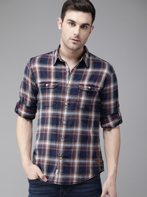 

Roadster Men Navy Blue & Maroon Regular Fit Checked Casual Shirt
