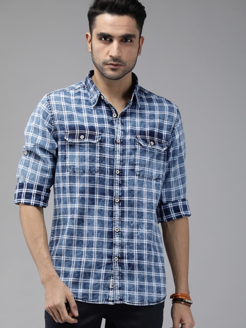 

Roadster Men Blue & White Regular Fit Dyed Checked Casual Shirt