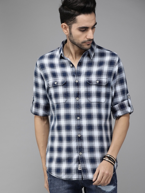 

The Roadster Lifestyle Co Men Navy Blue & Off-White Regular Fit Checked Casual Shirt