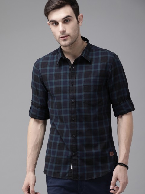 

Roadster Men Black & Teal Blue Regular Fit Checked Casual Shirt