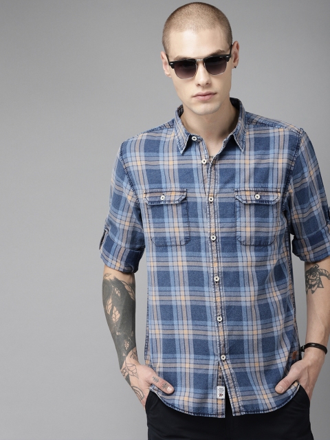 

Roadster Men Navy Blue & Beige Regular Fit Checked Casual Shirt