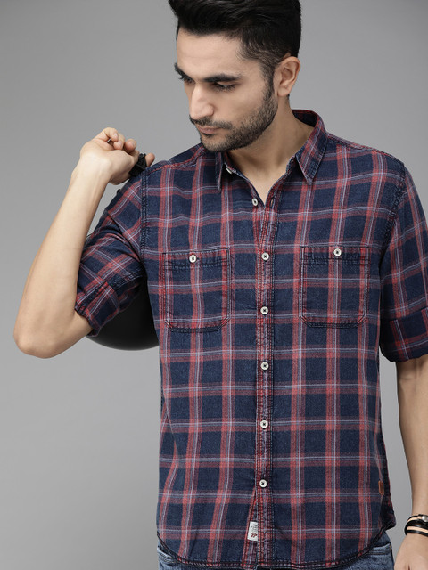 

Roadster Men Navy Blue & Rust Red Regular Fit Checked Casual Shirt