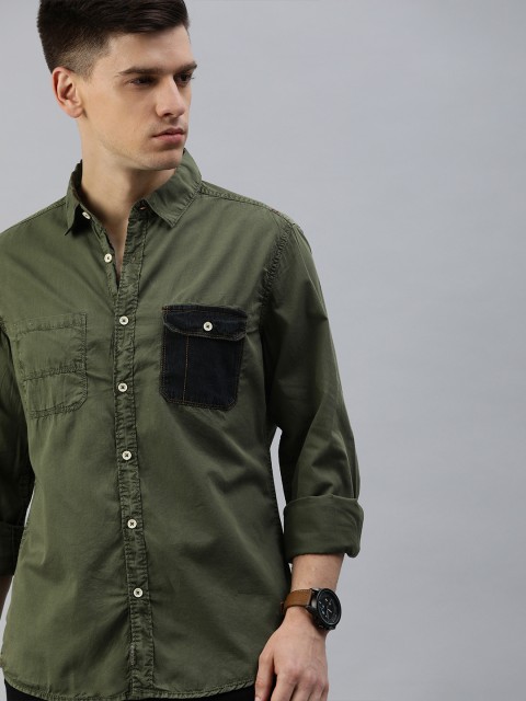 

The Roadster Lifestyle Co Men Olive Green Regular Fit Solid Casual Shirt