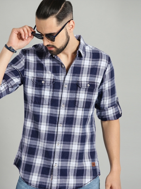 

The Roadster Lifestyle Co Men Navy Blue & Off-White Regular Fit Checked Casual Shirt