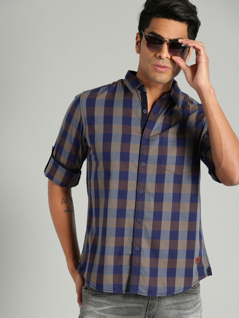 

Roadster Men Navy Blue & Brown Regular Fit Checked Casual Shirt