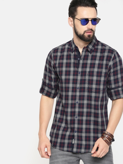 

Roadster Men Navy Blue & Grey Regular Fit Checked Casual Shirt